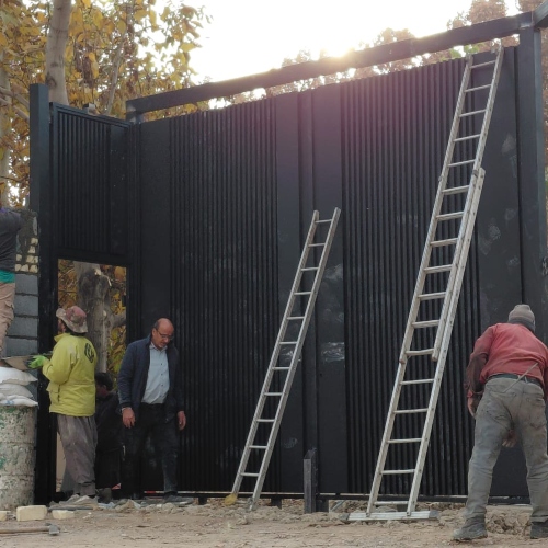  نصب درب حیاط و پارکینگ