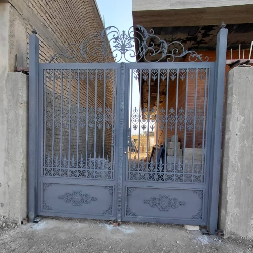 نصب درب حیاط و پارکینگ