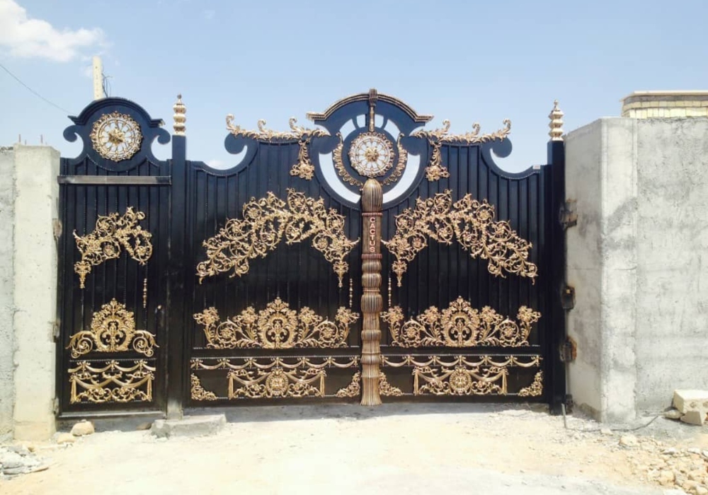 نصب درب حیاط و پارکینگ