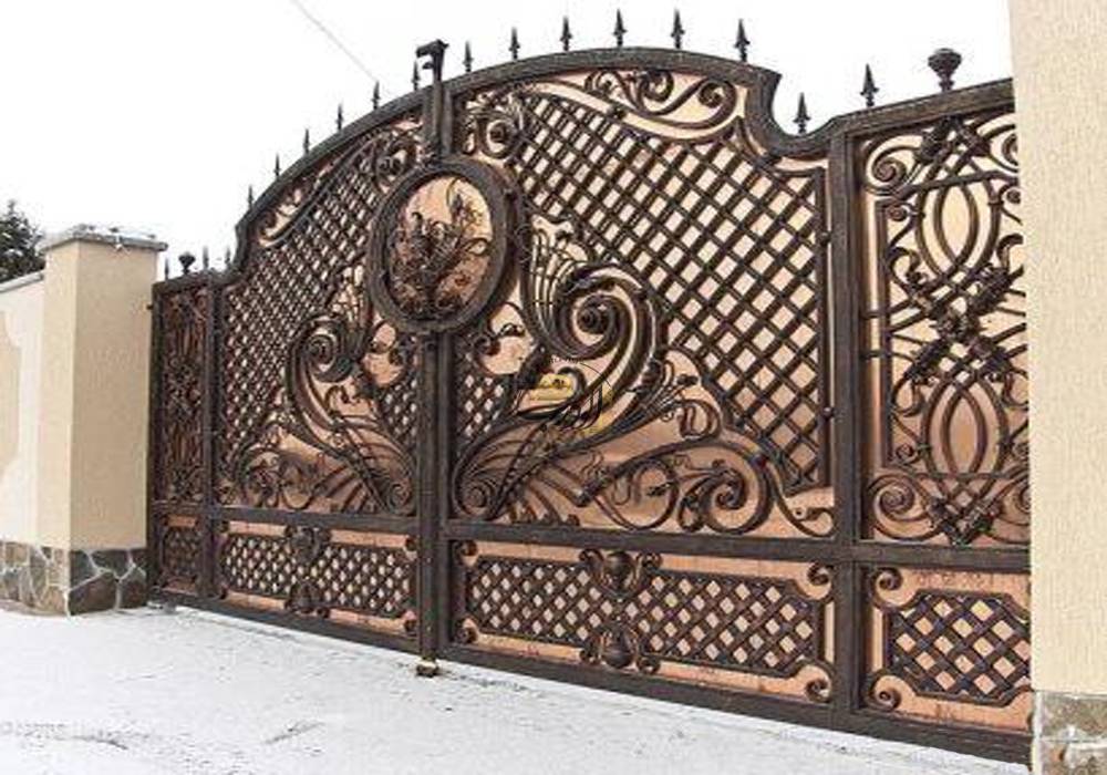 طراحی و ساخت درب فلزی حیاط در اصفهان